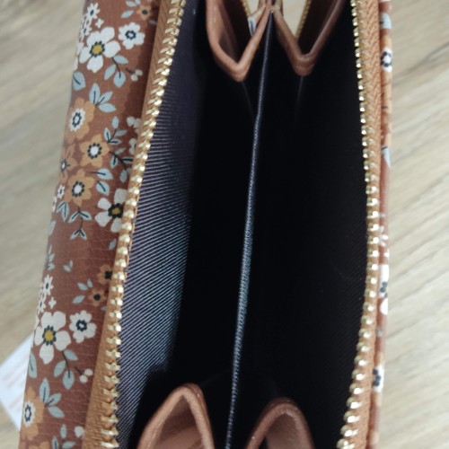 Bossa Nova Moda - Monedero Flores Marrón