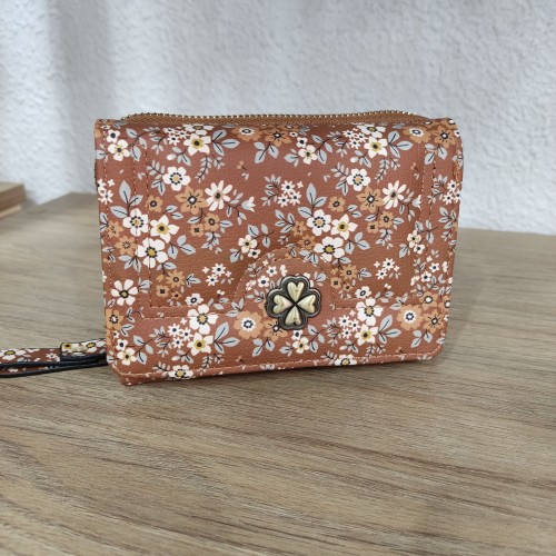 Bossa Nova Moda - Monedero Flores Marrón